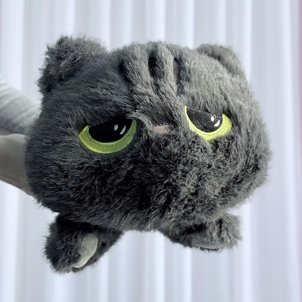 Кот длинный серый
