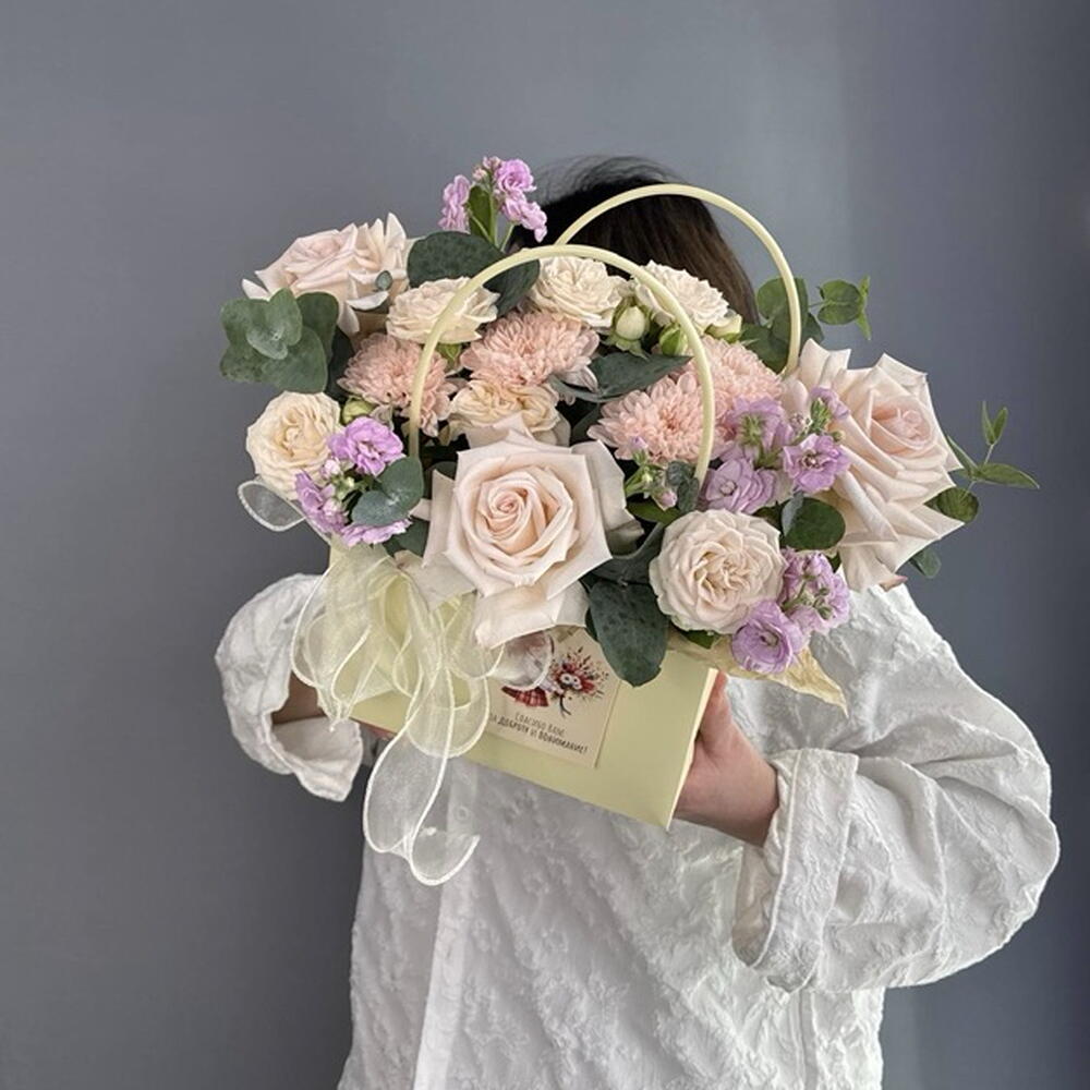 Композиция нежная 🌸 кремовая французская Роза 🥐 ароматная маттиола 💜 + открытка