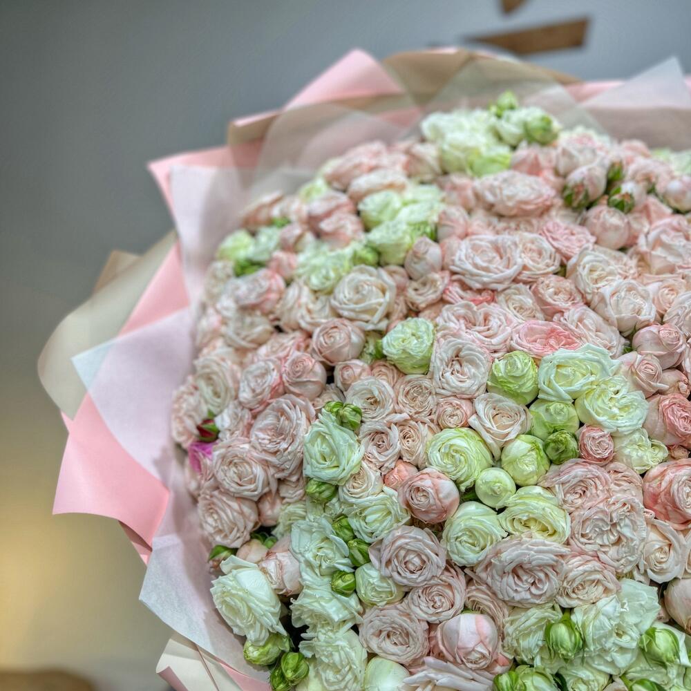 Микс букет из кустовых роз