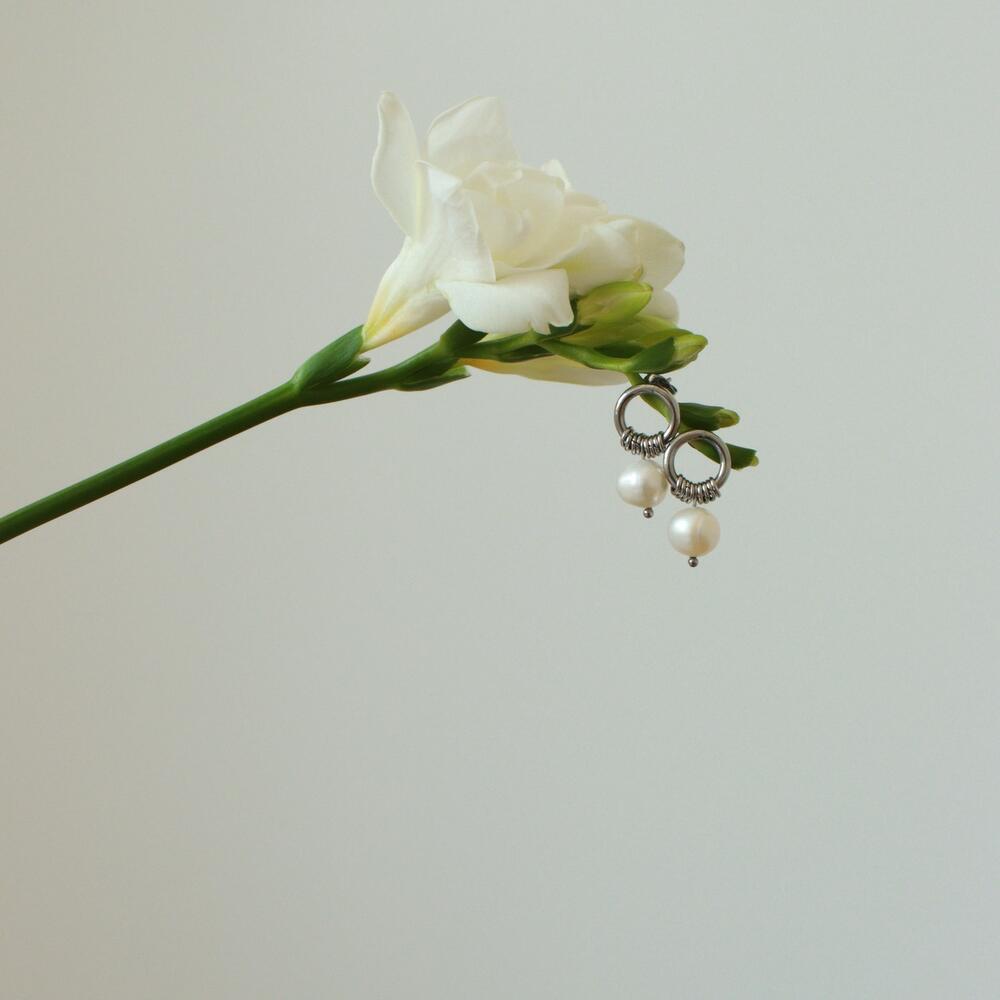 Earrings with natural river pearls and steel fittings