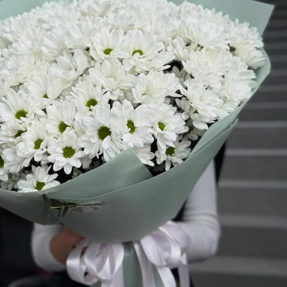 Большой букет кустовых хризантем