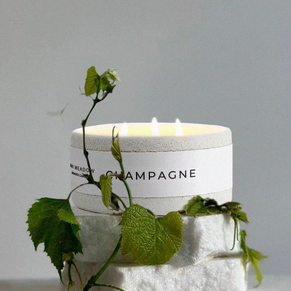 Ароматическая свеча Champagne May Meadow. Чаша с крышкой (3 хлопковых фитиля), 200 мл