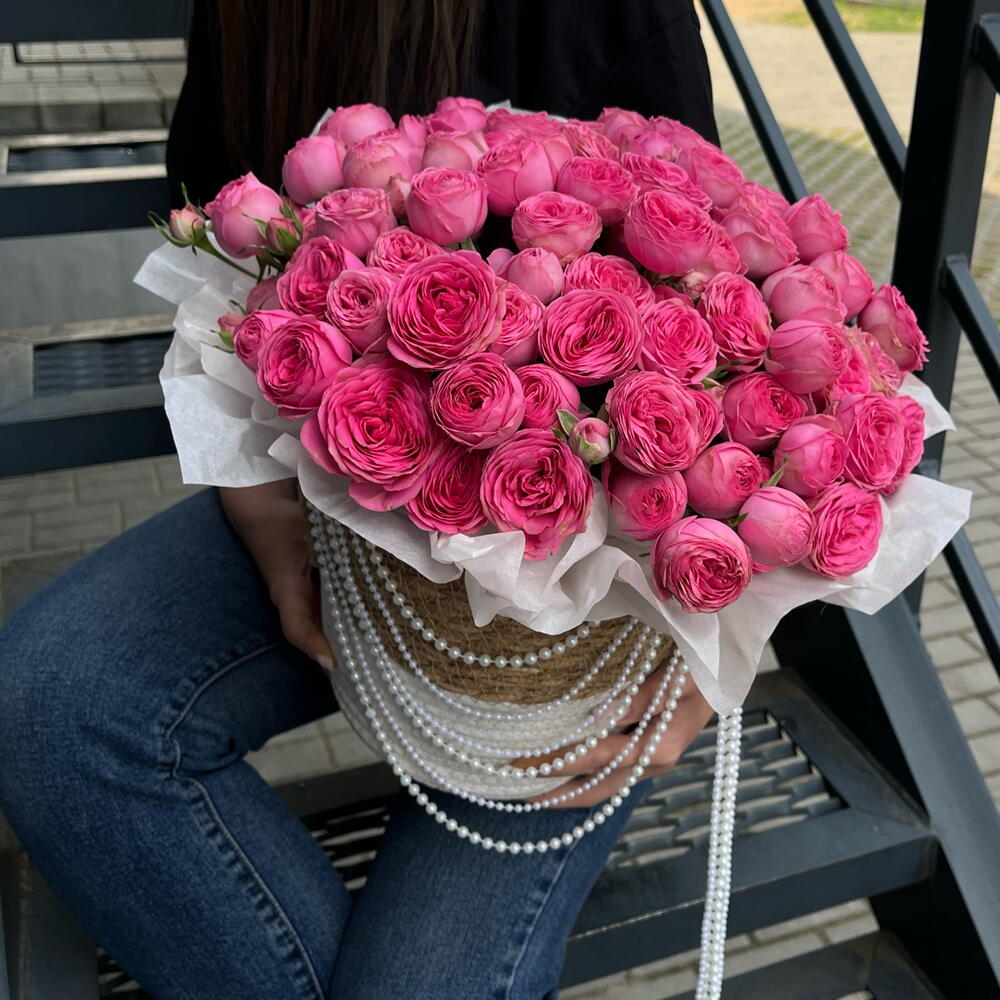 Корзина с кустовыми розами