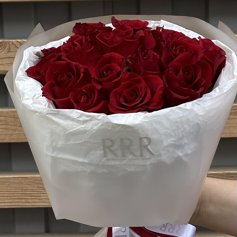 15 красных роз 🌹