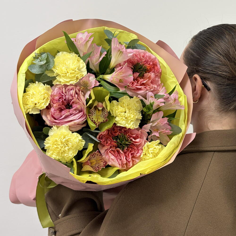 Авторский букет 🌸 «Экзотика » из пион роз Мандарин , альстромерии, даинтусов ,орхидей и эвкалипта в стильной упаковке