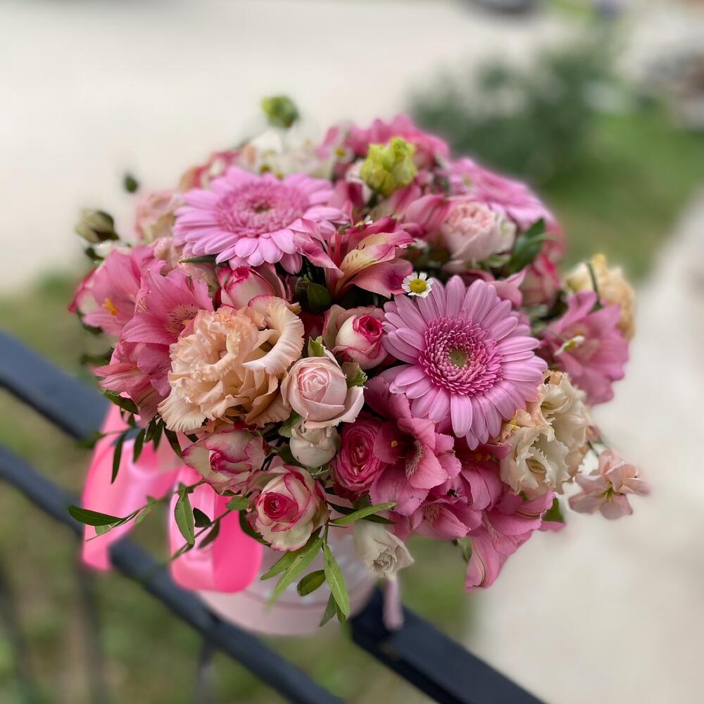 Цветы в коробке . 🌸🌸🌸