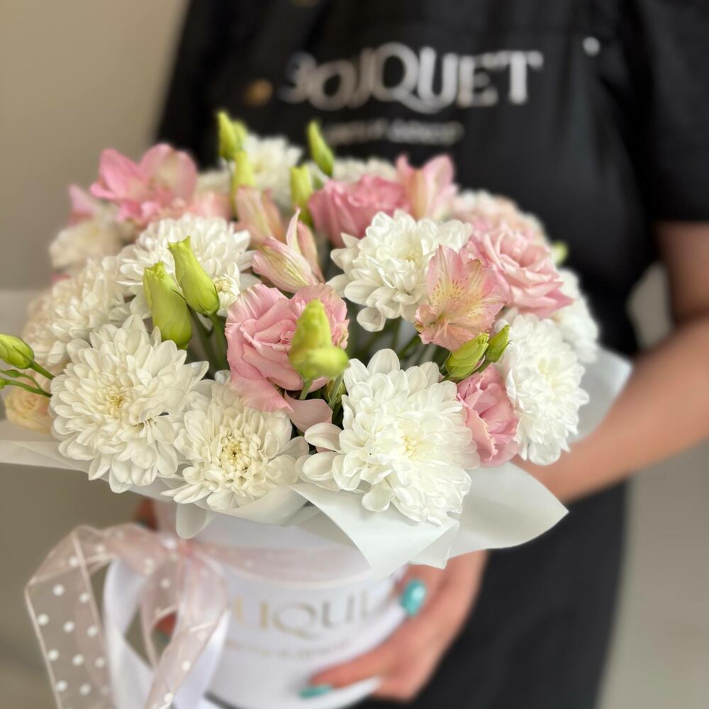 Bouquet 235 (Цветы в коробке)