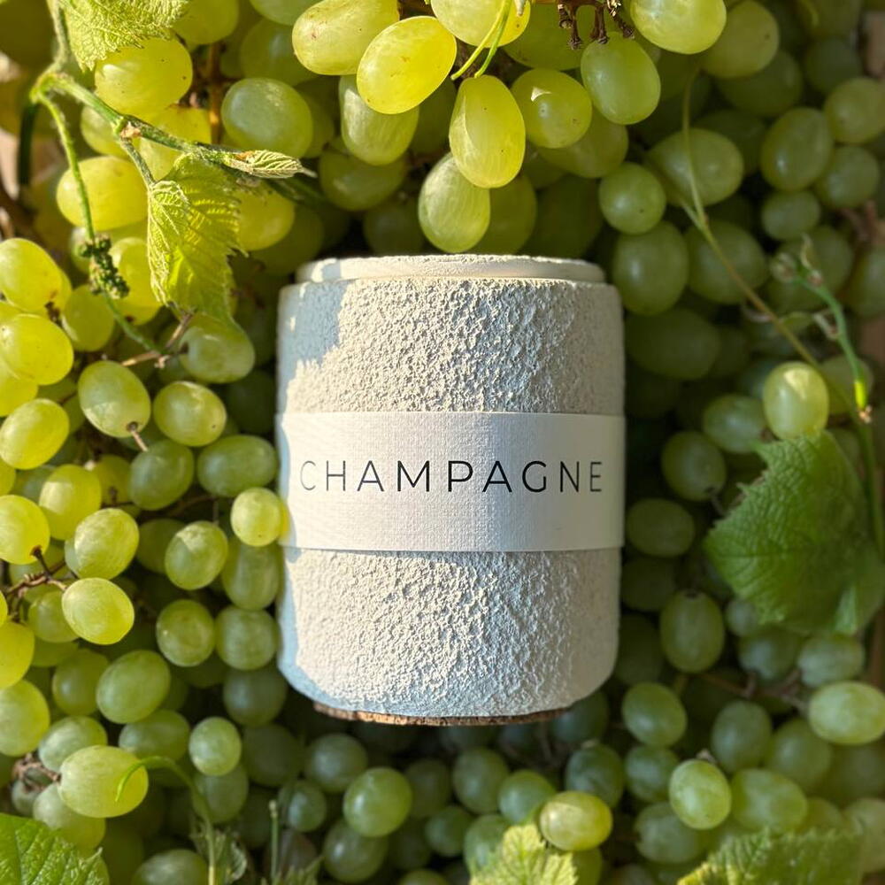 Ароматическая свеча Champagne May Meadow. Cтакан с крышкой, 150 мл