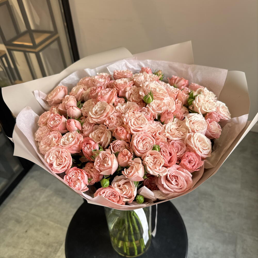 Букет кустовых роз