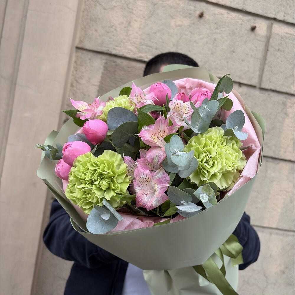 Букетик🌸💚 «Нежный контраст»💚 пион роза с альстромерией и диантусами