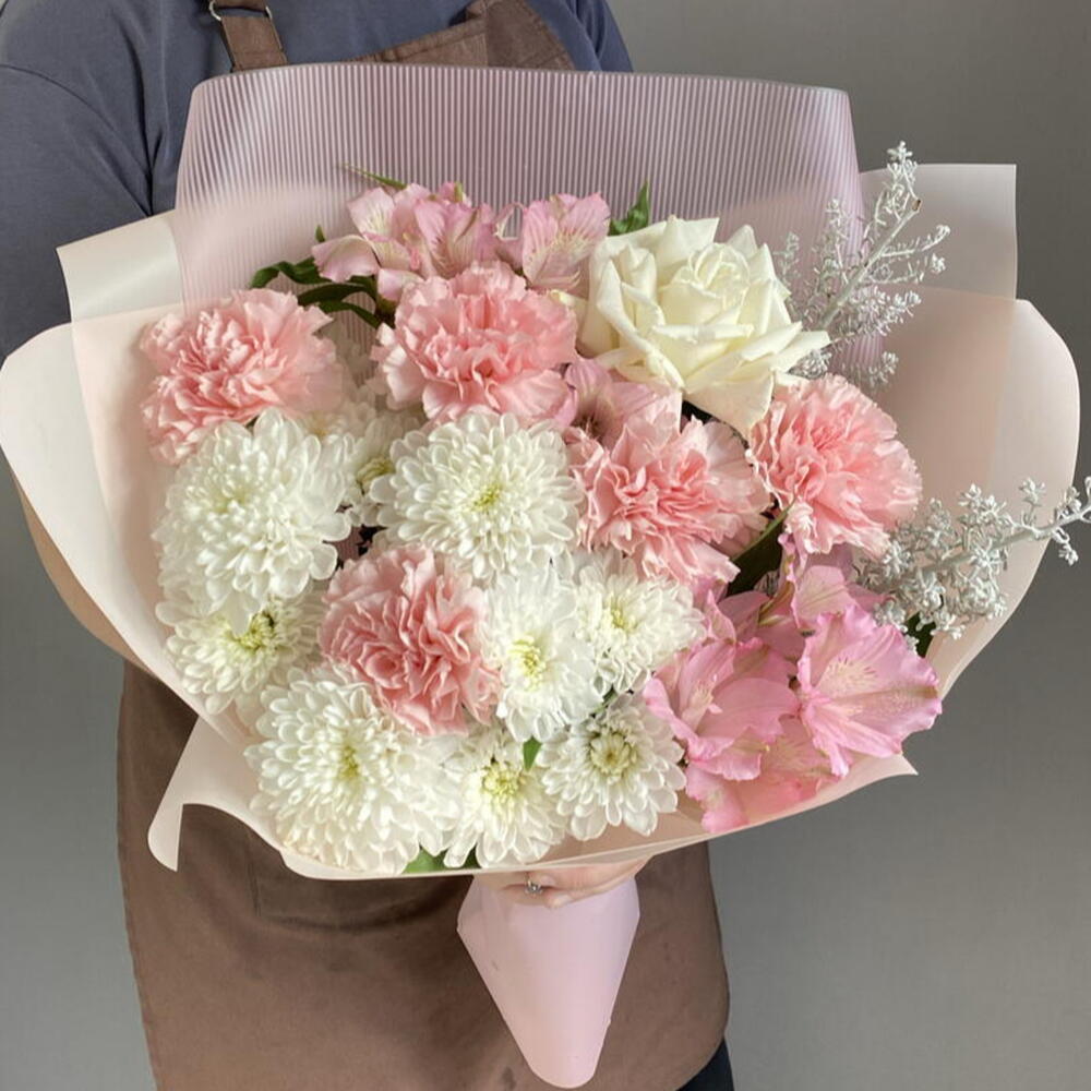 Нежная цветочная полянка🌸🤍