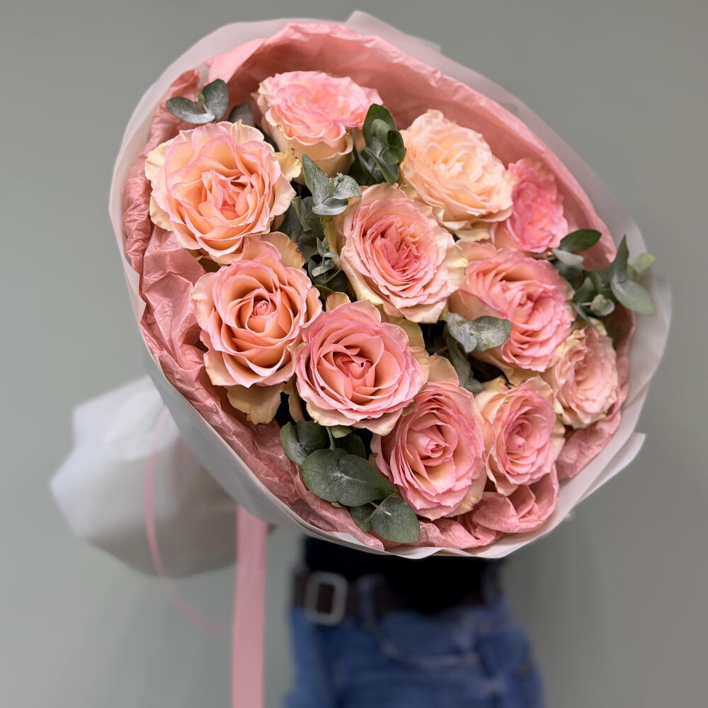 Авторский букет «Утренний свет 🌷» из роз сорта ESPERANCE с ароматным эвкалиптом 🌸