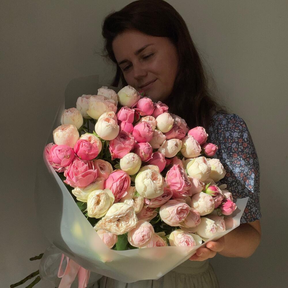 Букет из 25 кустовых роз