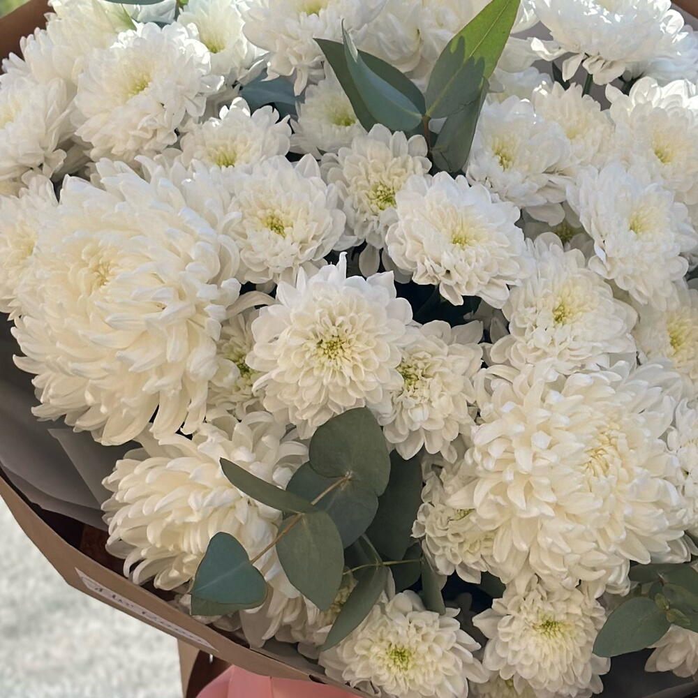 Микс белых хризантем
