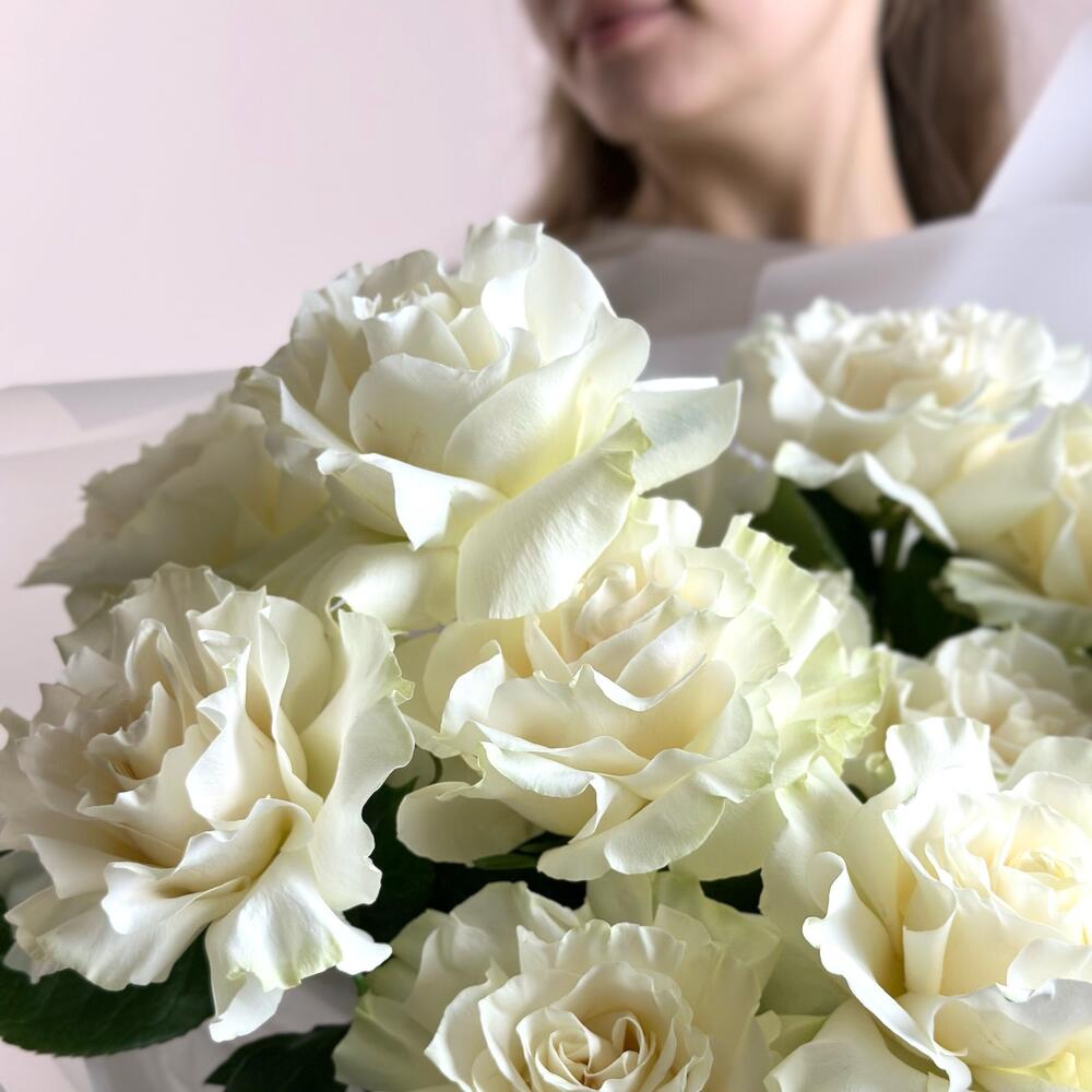 Красивый букет из 15 белых французских роз 0090-015