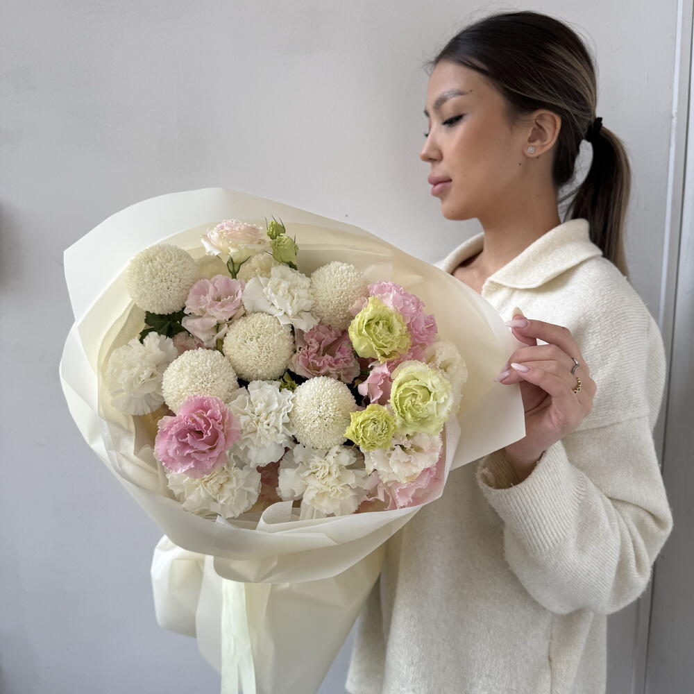 Mix momoko/eustoma/dianthus