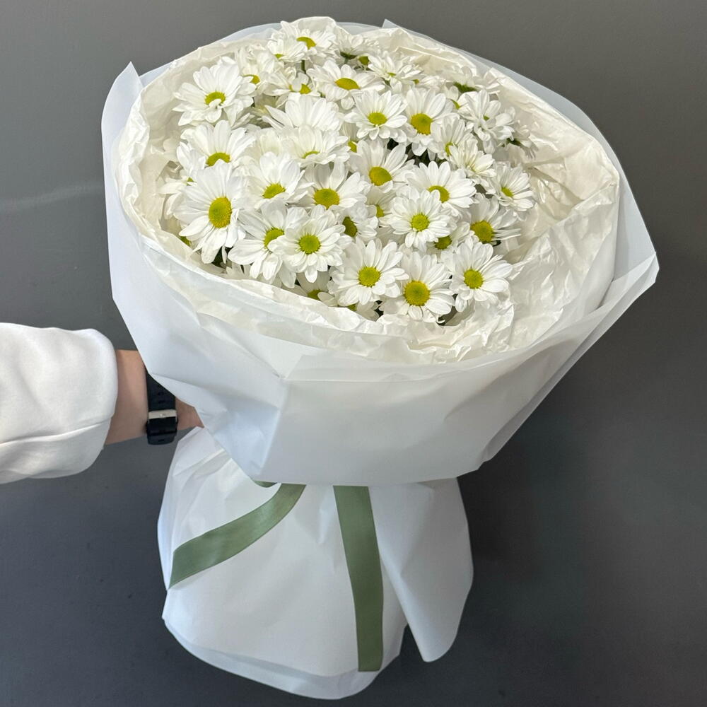 Букет  белых кустовых хризантем