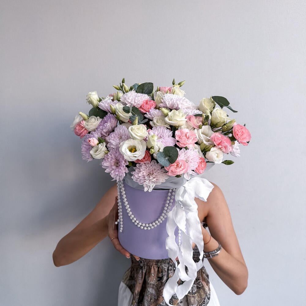 Композиция из хризантемы, эустомы, гвоздик💜