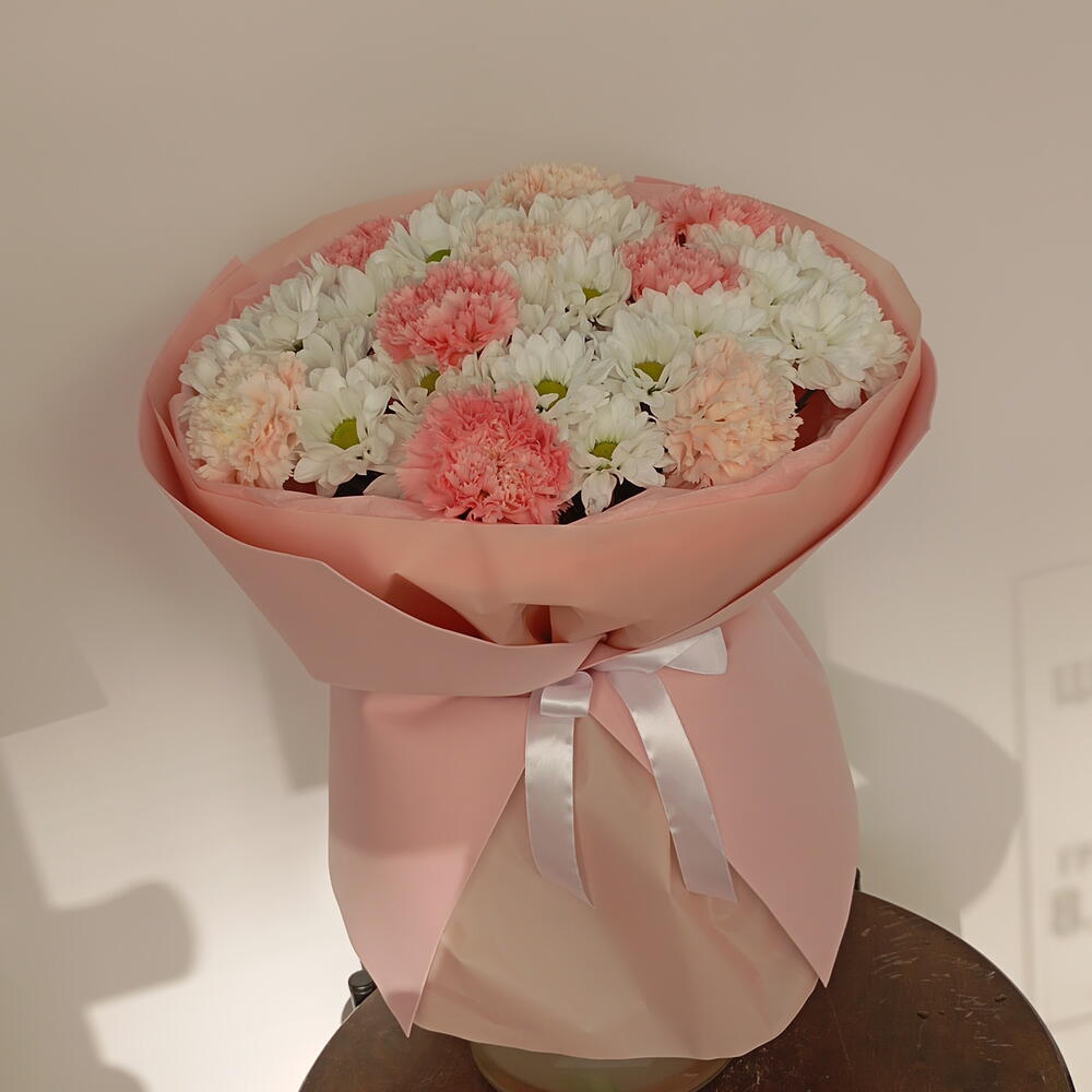 Ромашки и диантусы 💕