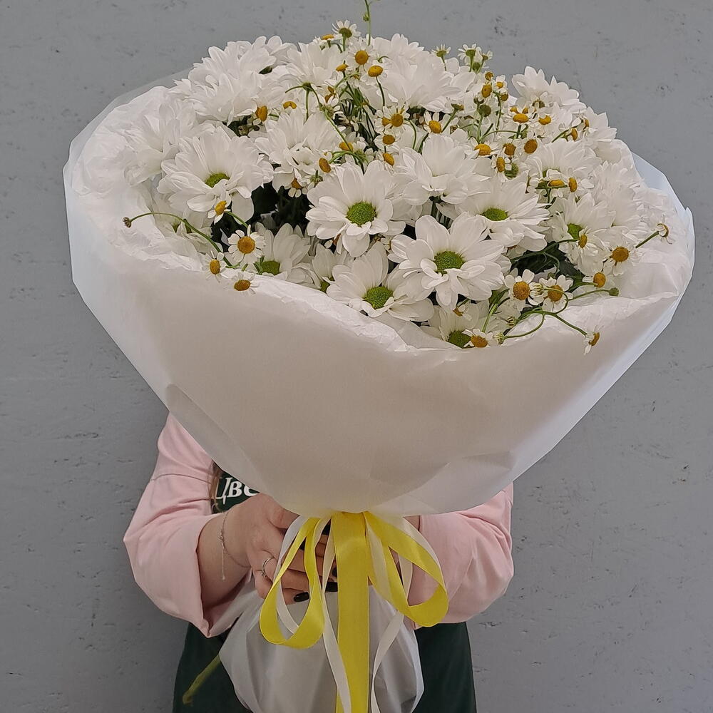 Букет "Ромашковый микс" из танацетума и хризантем ромашек