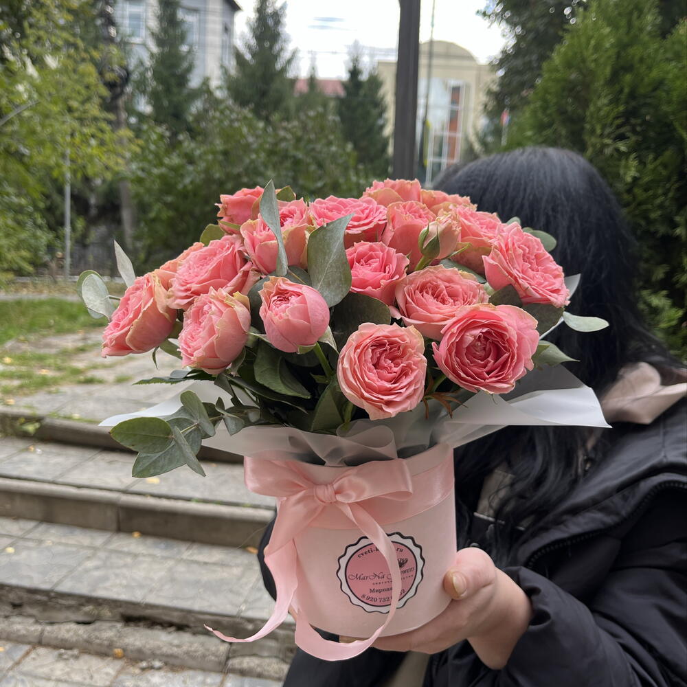 Коробка из кустовых роз