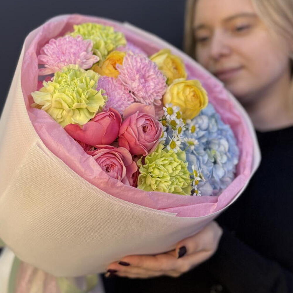 Букет дофаминовый «🍬💙 Мармеладное настроение» (гортензия, пионовидная роза, хризантема, ромашка)