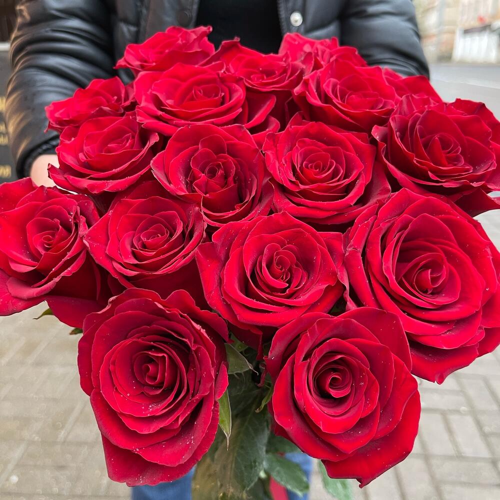 17 роз Эквадор 60 см