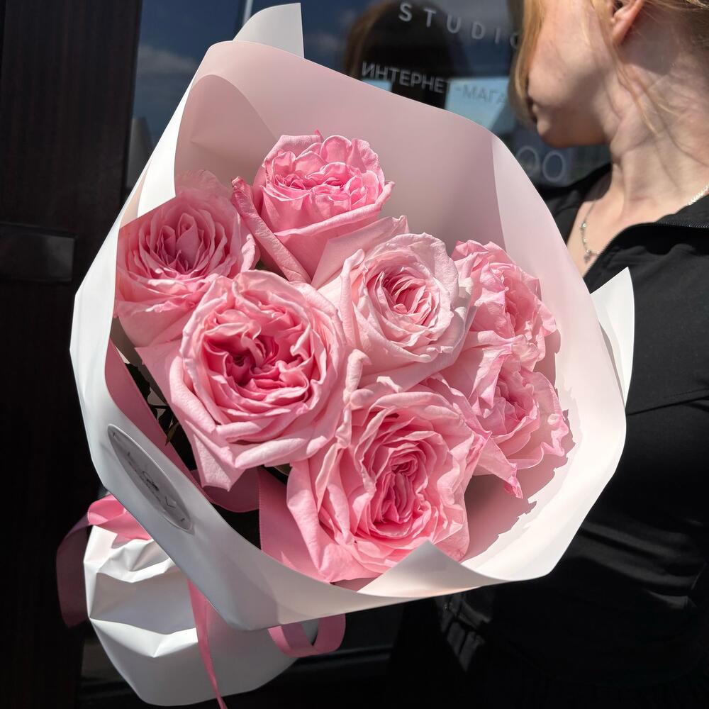 7 садовых роз Pink O Hara в оформлении Французский аромат»