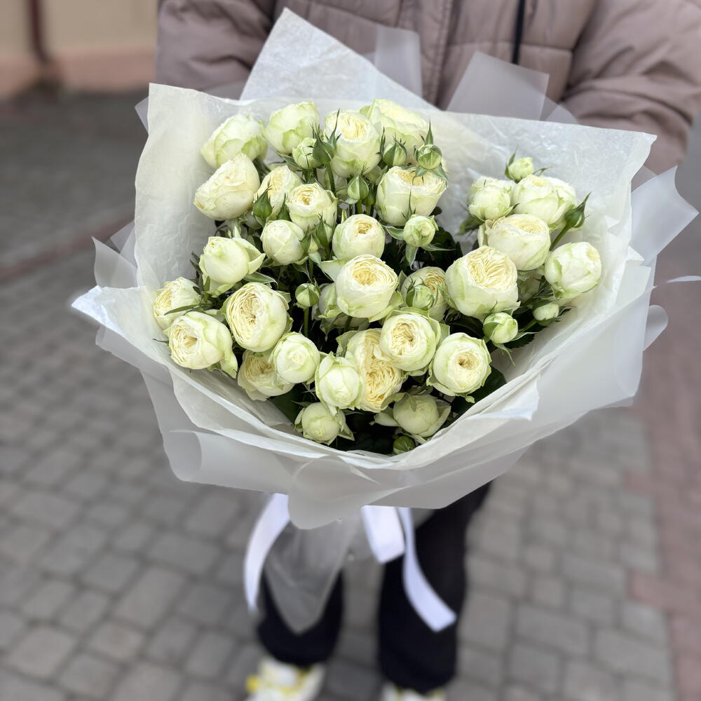Букет Аяла из кустовых пионовидных роз