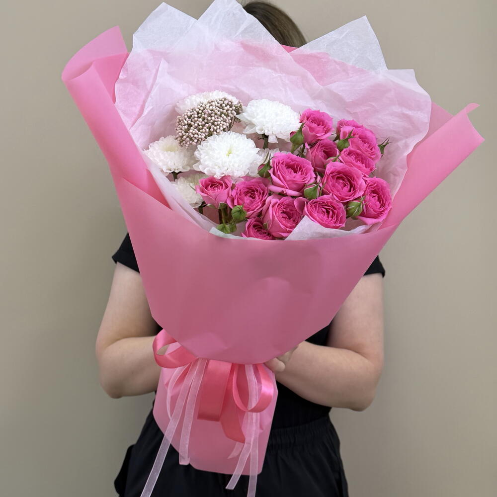 Букет-комплимент: кустовая роза, озотамнус и хризантема алтай 💐