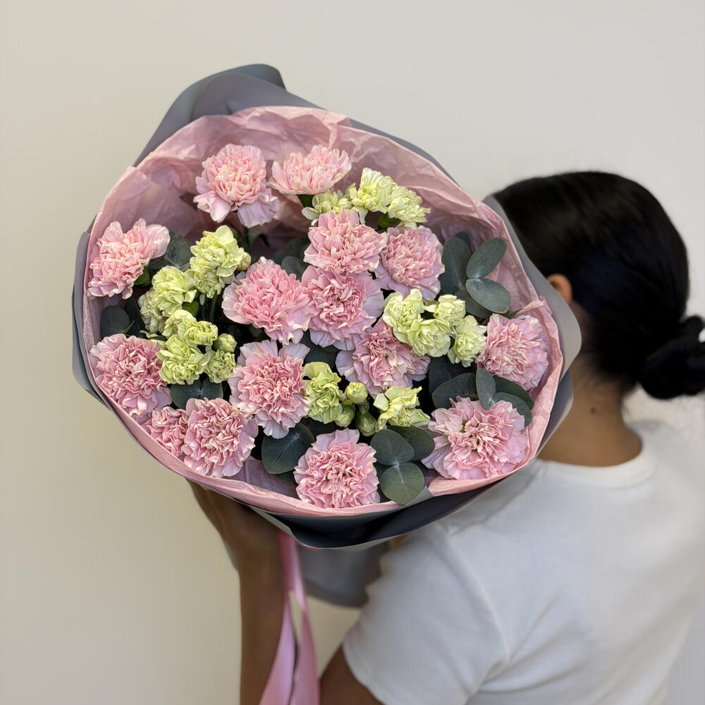 «Букет-вдохновение:стойкие  диантусы и стильный  фоамиран»🌸