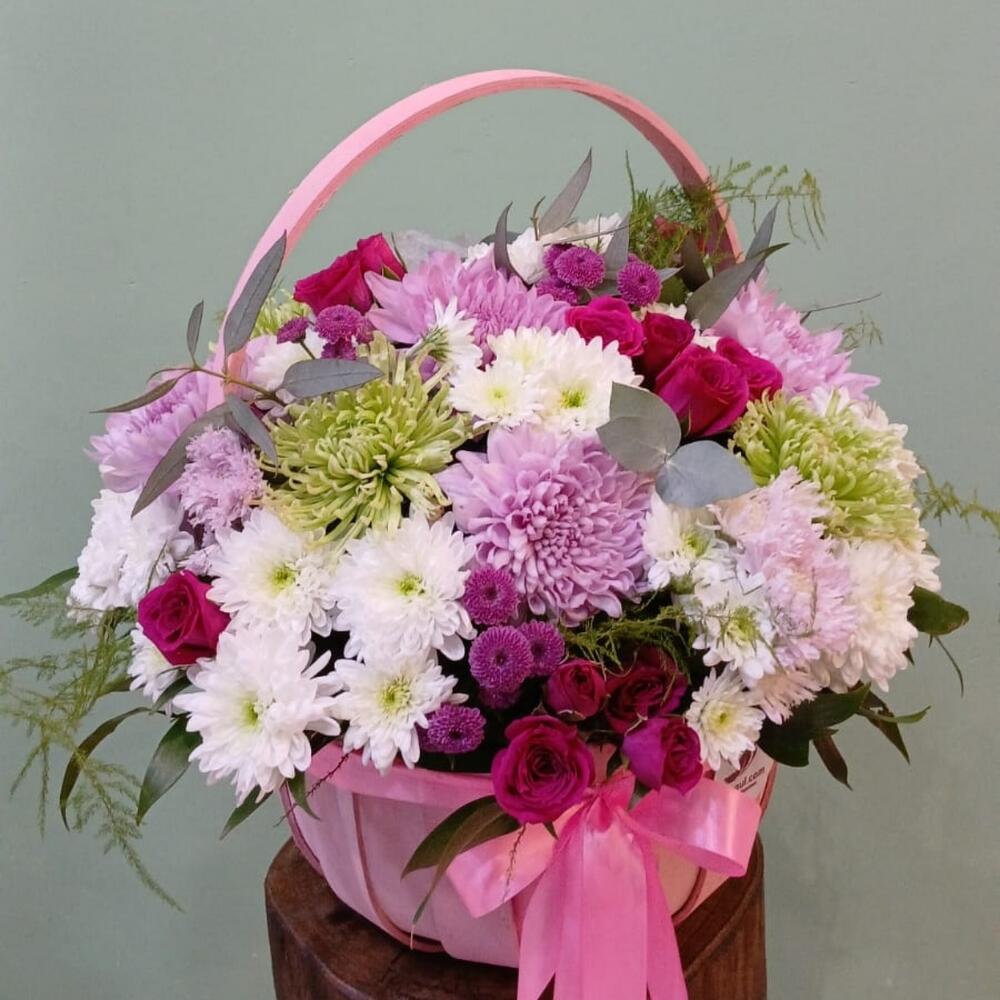 Корзина с цветами 33
