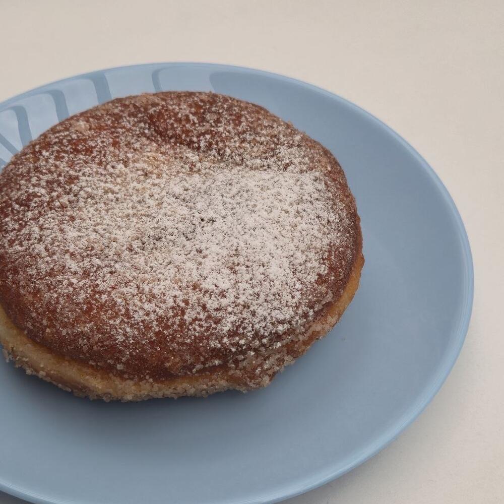 Берлинер с маком