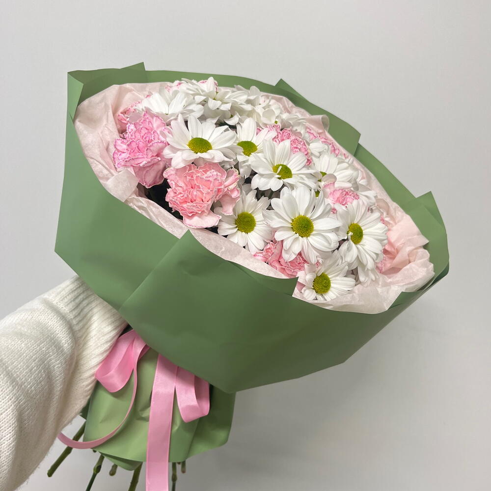 Букет с ромашкой и диантусами 🌸