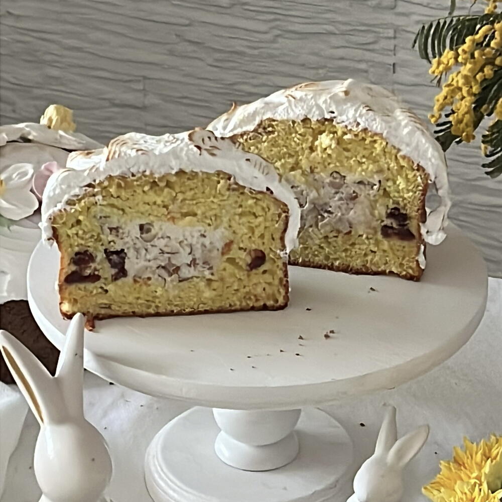 Кулич творожный бездрожжевой с начинкой и зефирным декором