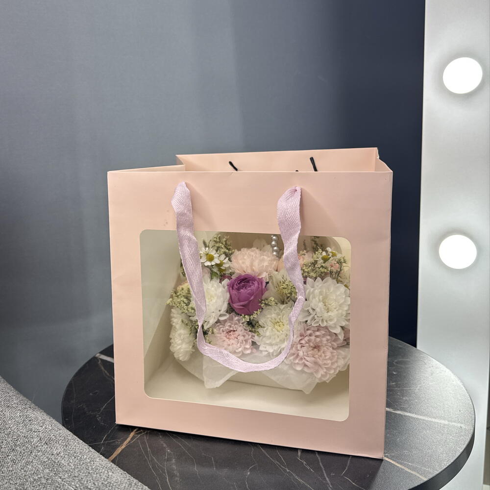 Бенто-Букет из цветов🎂💐 из Кустовой Розы, хризантемы Алтай и диантусов