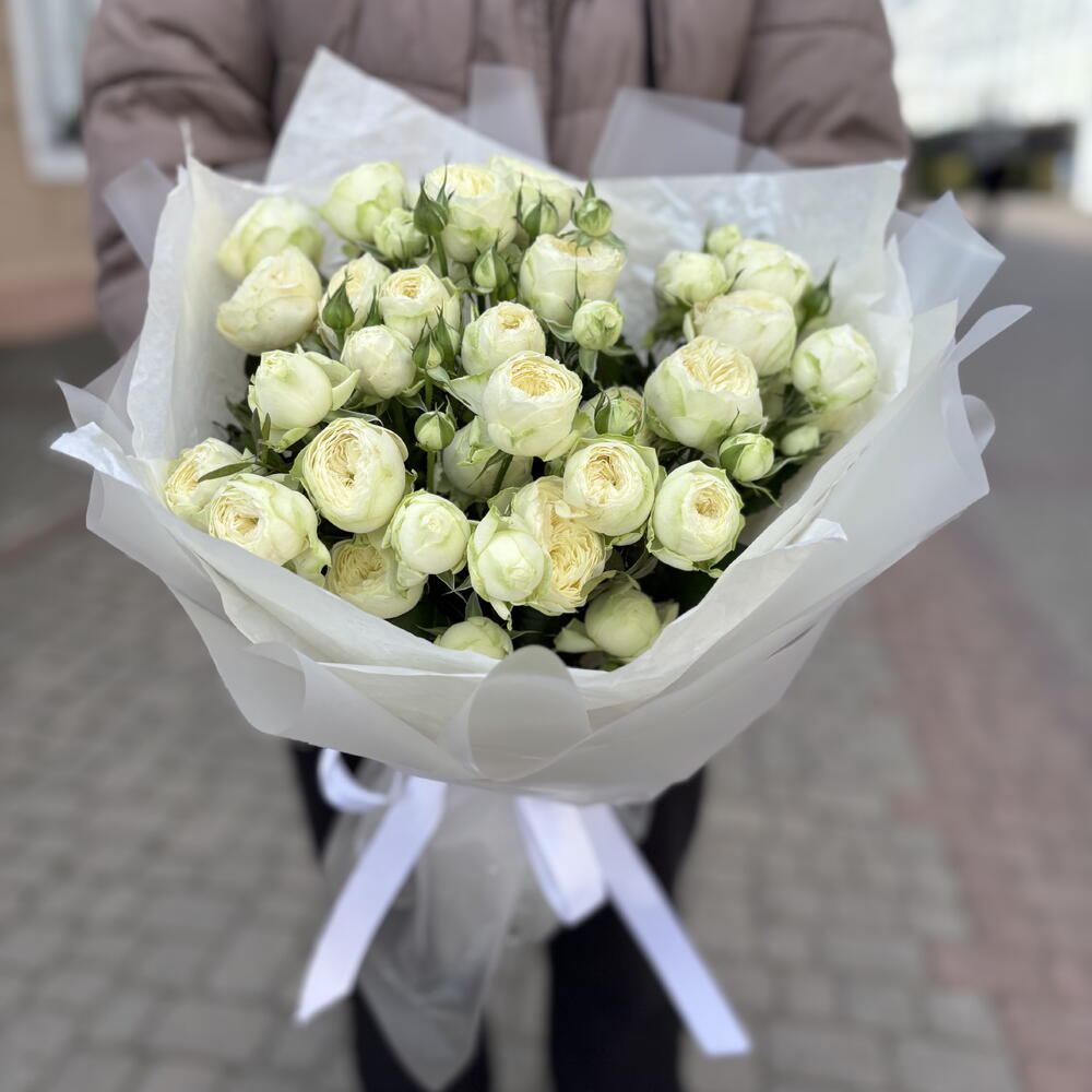Букет Аяла из кустовых пионовидных роз
