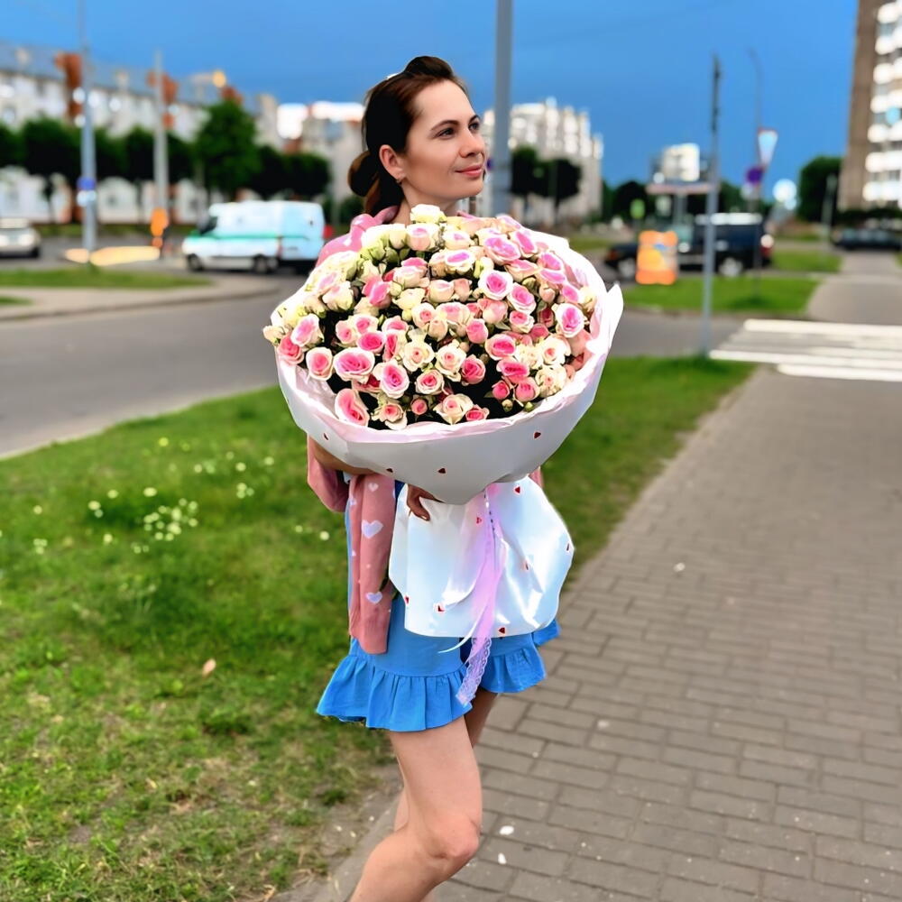 Нежный букет из кустовых роз Good mood