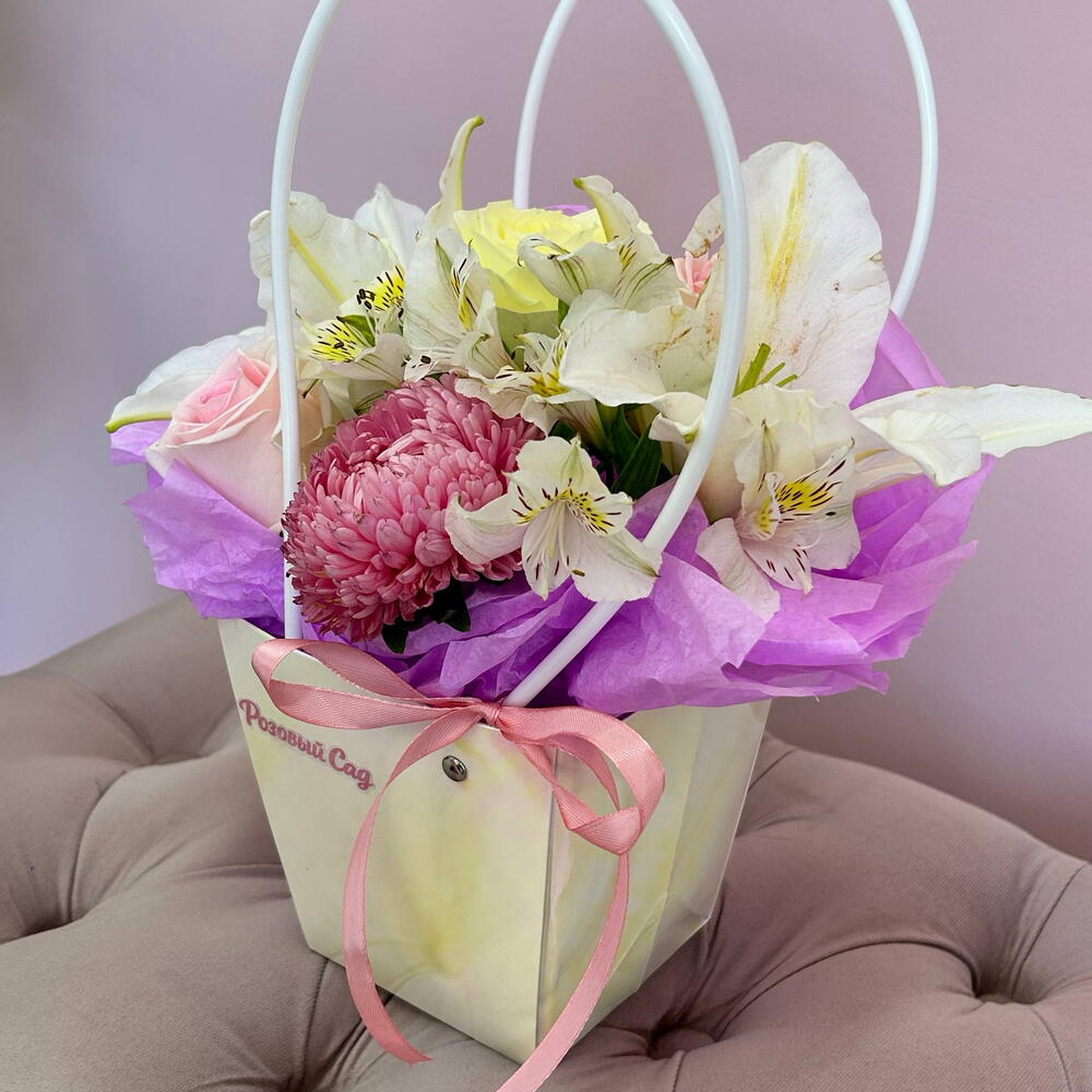 🌸Композиция с лилиями в сумке 🌸