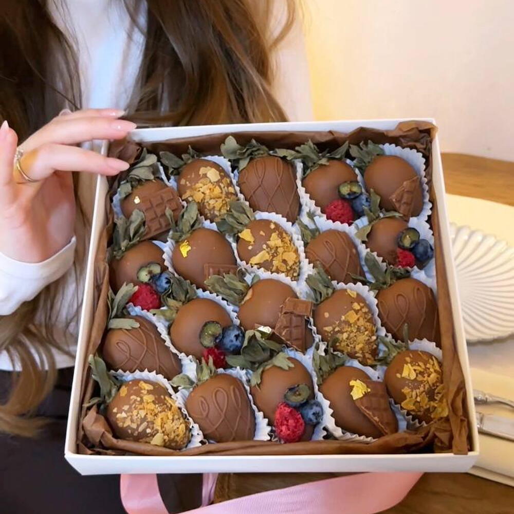 Клубника в шоколаде «Композиция Classic» 🍓
