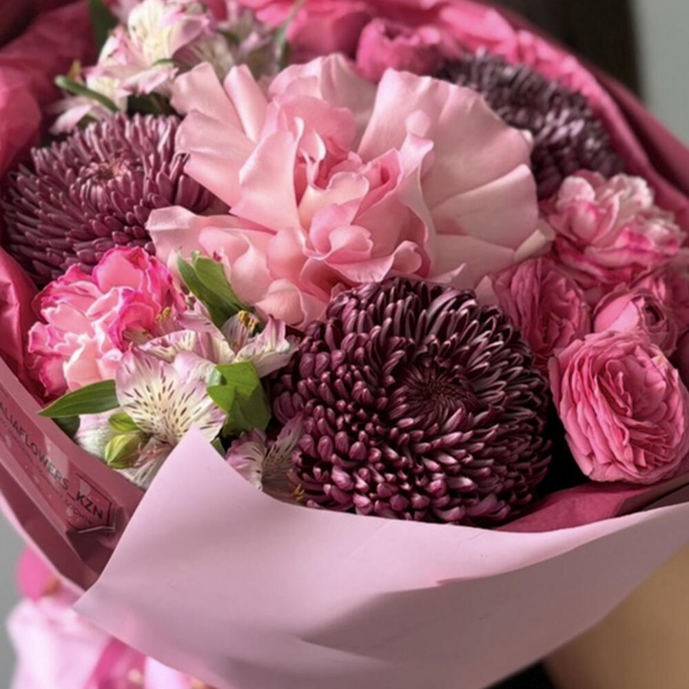 Очень в бордовых оттенках 🌸