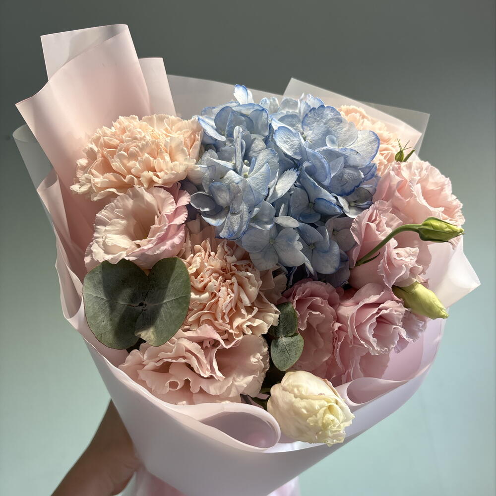 Букет комплимент из гортензии, эустомы и диантуса💕💐