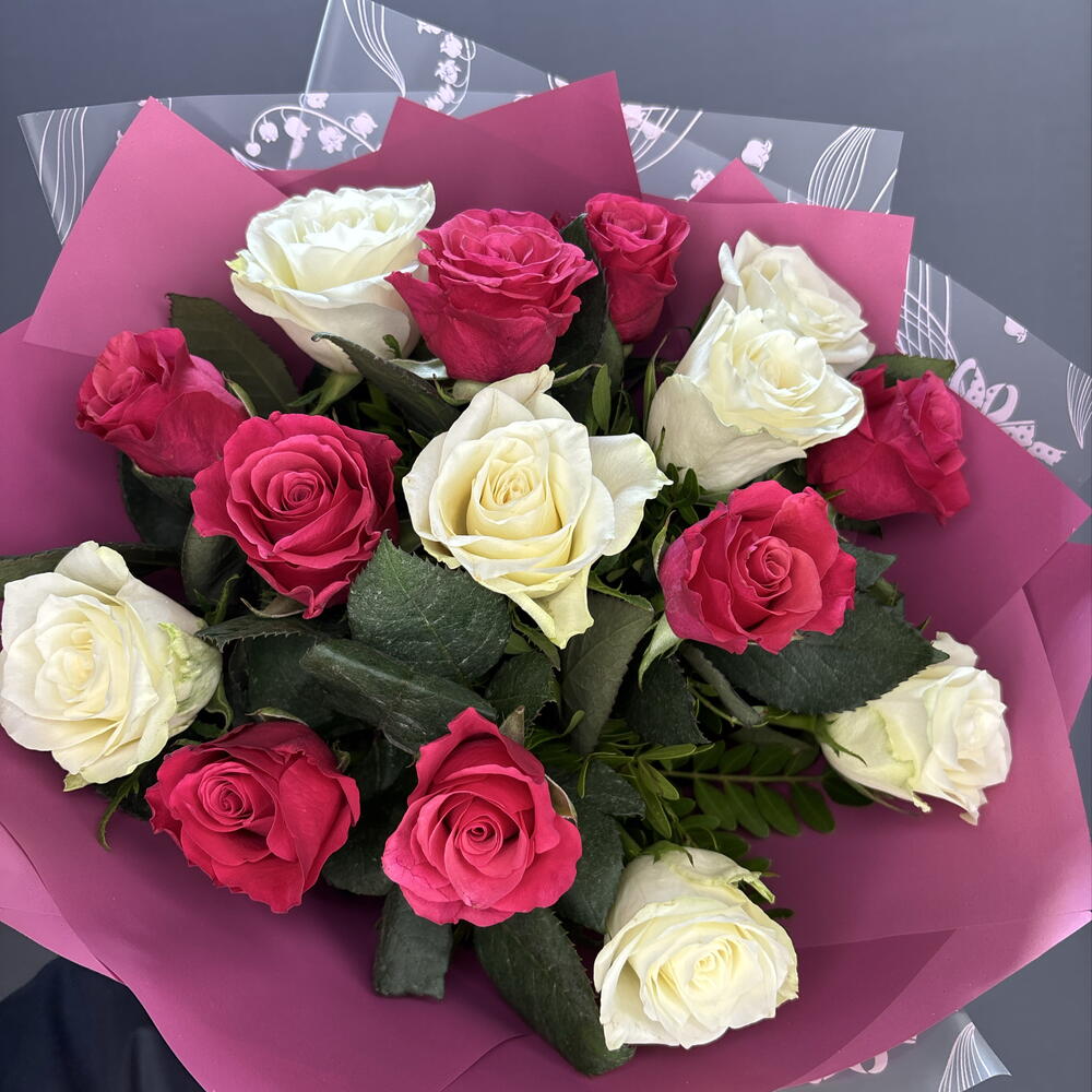 Букет 15 роз🌹🌹🌹