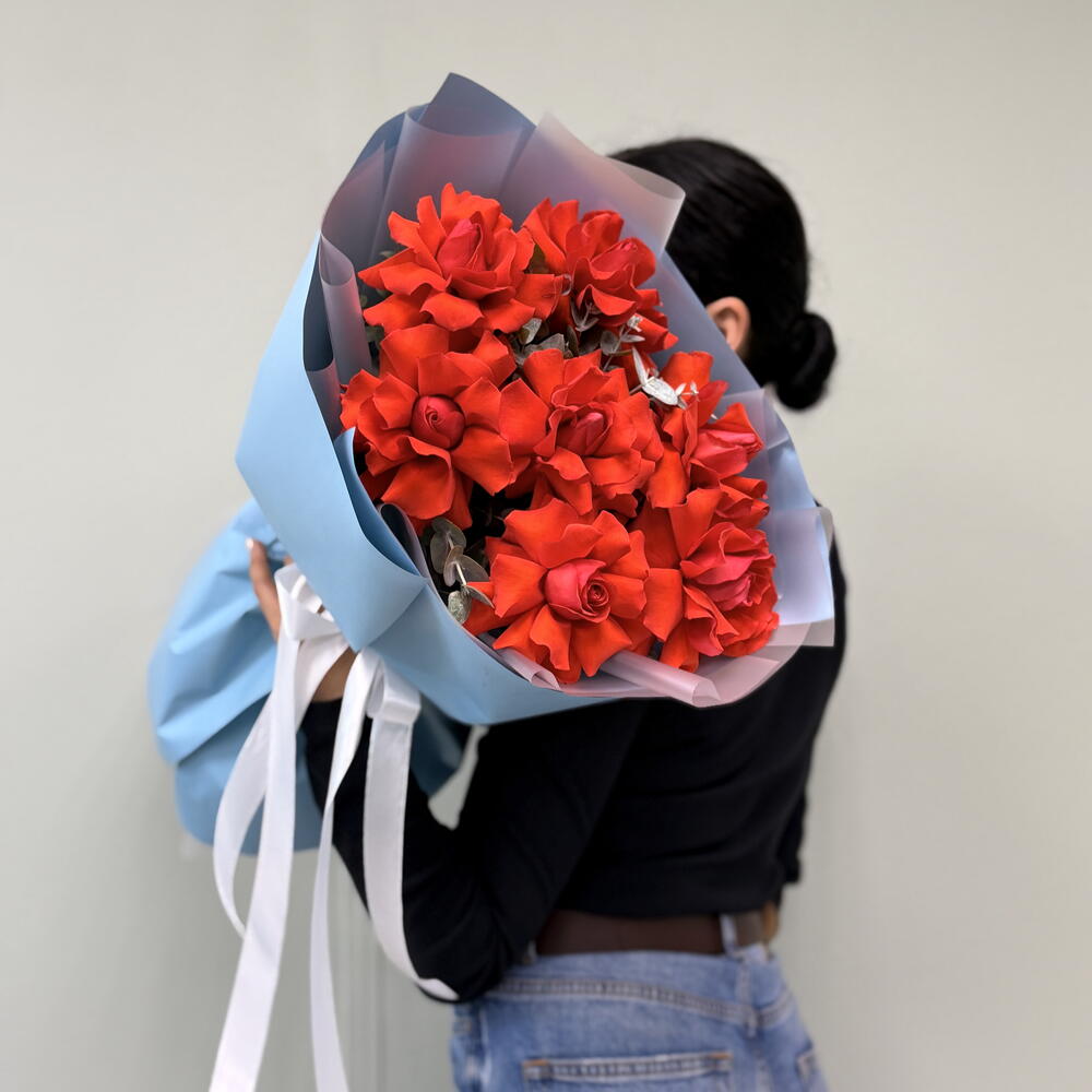 🌹 «Монобукет из 7 французских роз „Нина» в стильной упаковке🎀