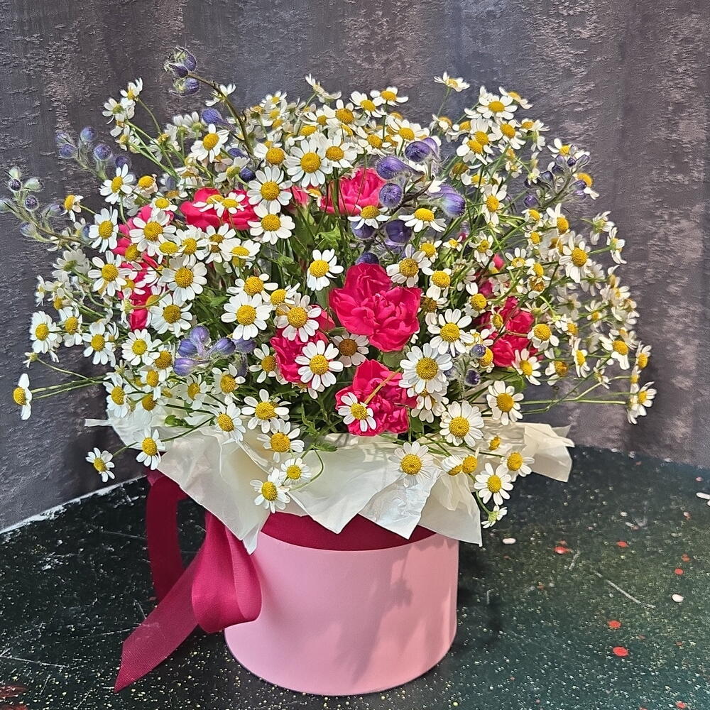 Композиция с ромашками