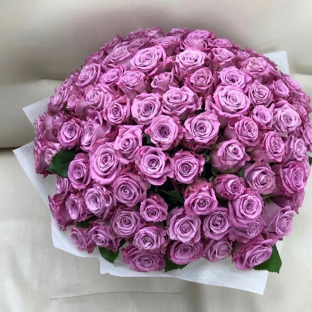 Розово-фиолетовые розы в коробке от 19 шт.