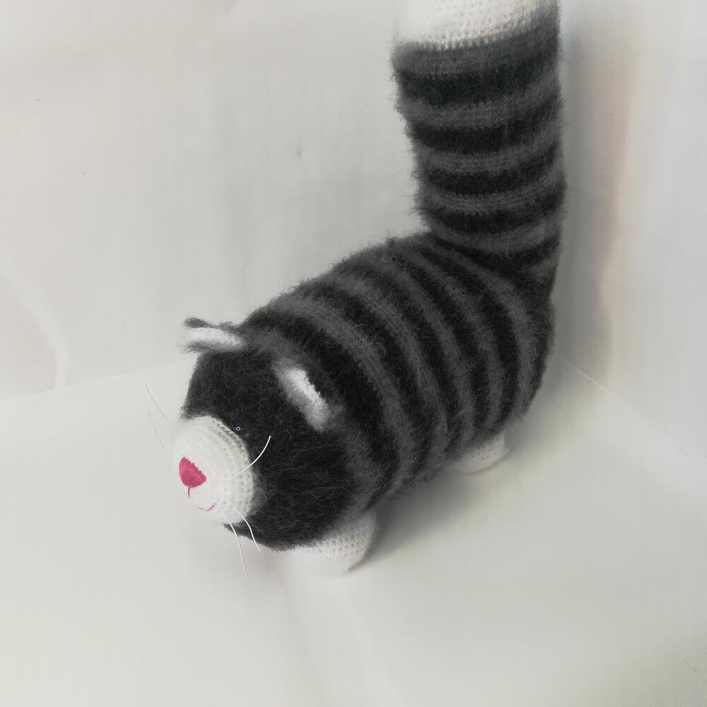Кот вязаный