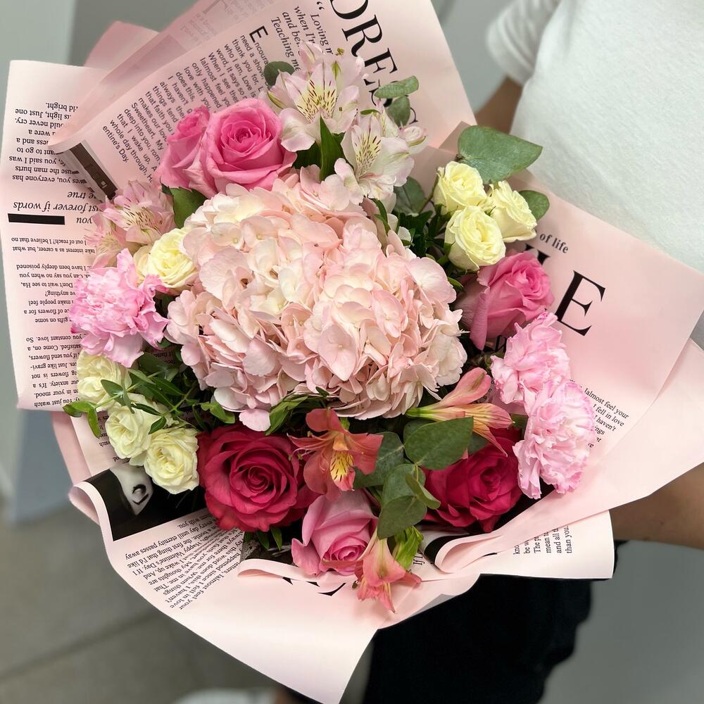 Букет с гортензией и нежной альстромерией, Цветы и подарки в Твери ...