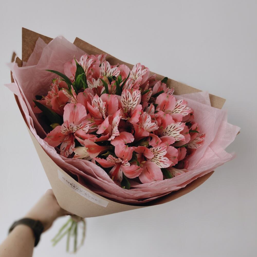 Соберу букет 🌿026 (9 розовых альстрамерий)