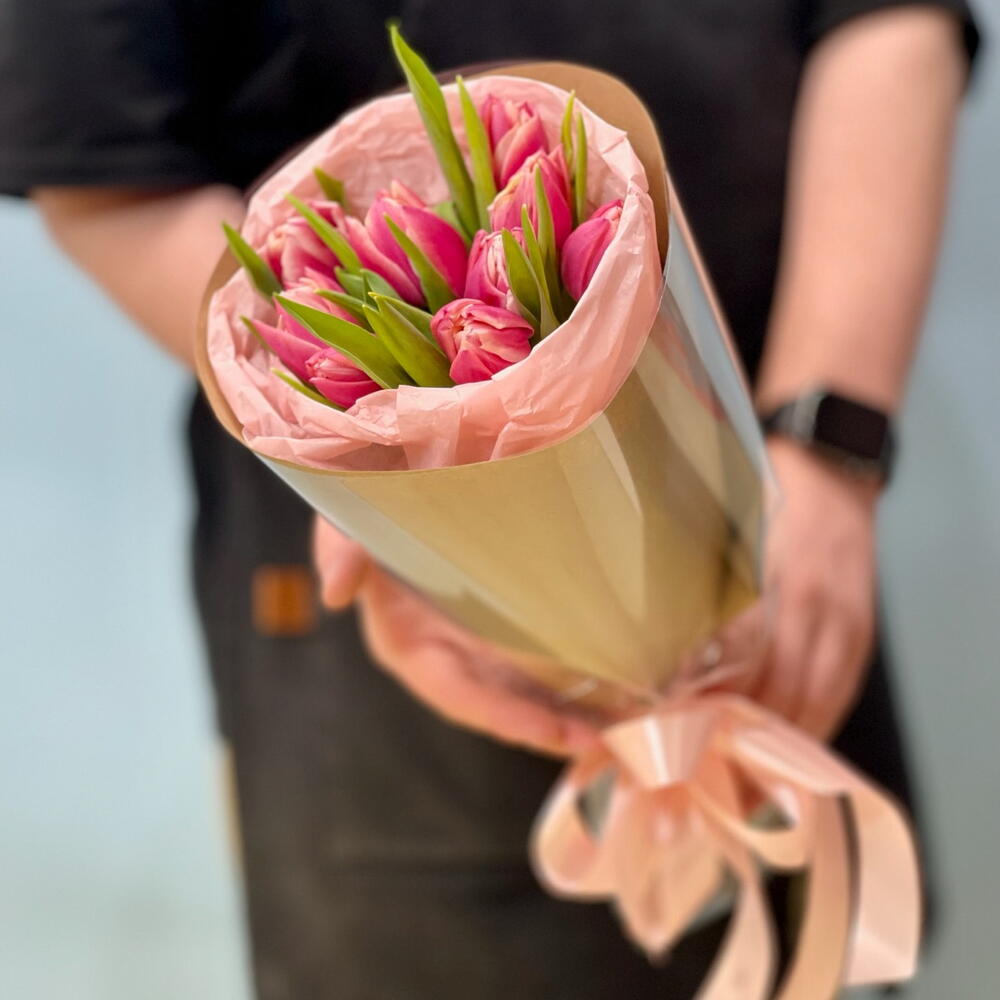 Монобукет из пионовидных Тюльпанов в стильной упаковке, Цветы и подарки ...